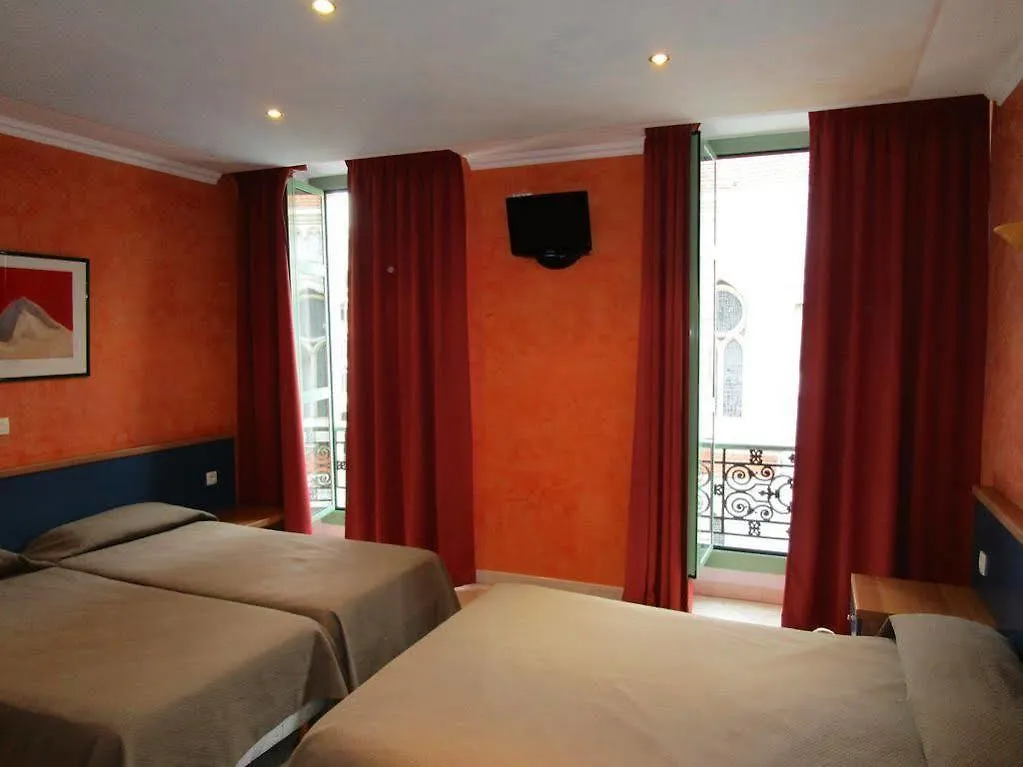 Hôtel Du Centre Nice